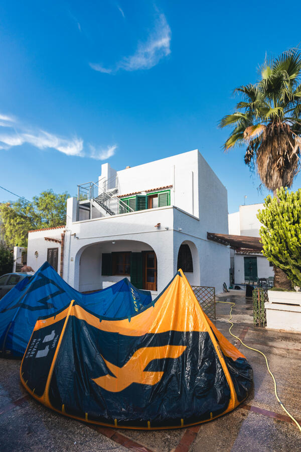 stagnone-kite-lodge with kites