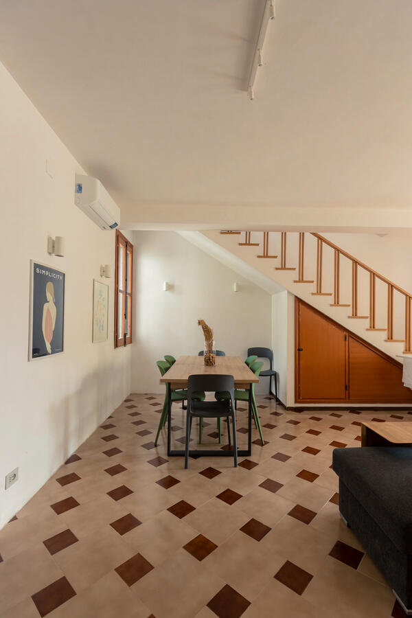 Great place for eating and talking for group of friend and family